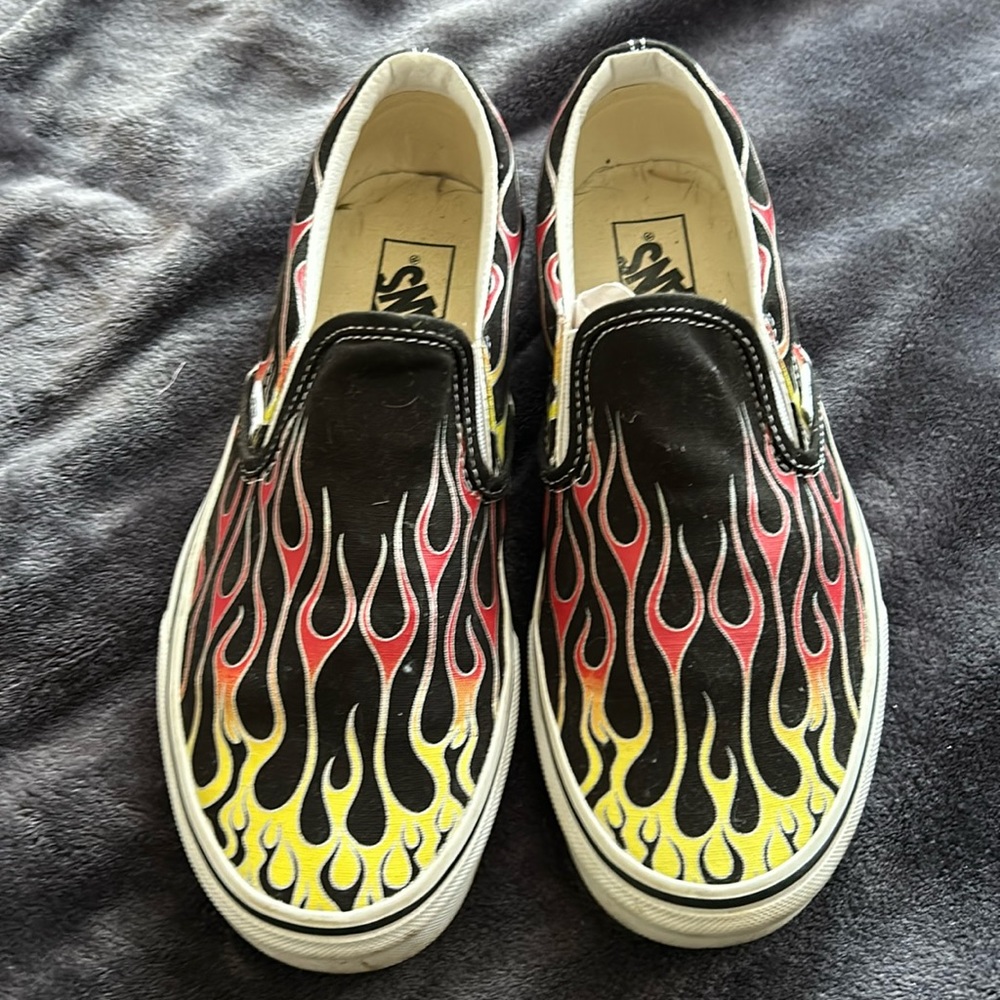 VANS flame sneakers size M- 8 W-9.5 worn only a handful of times.